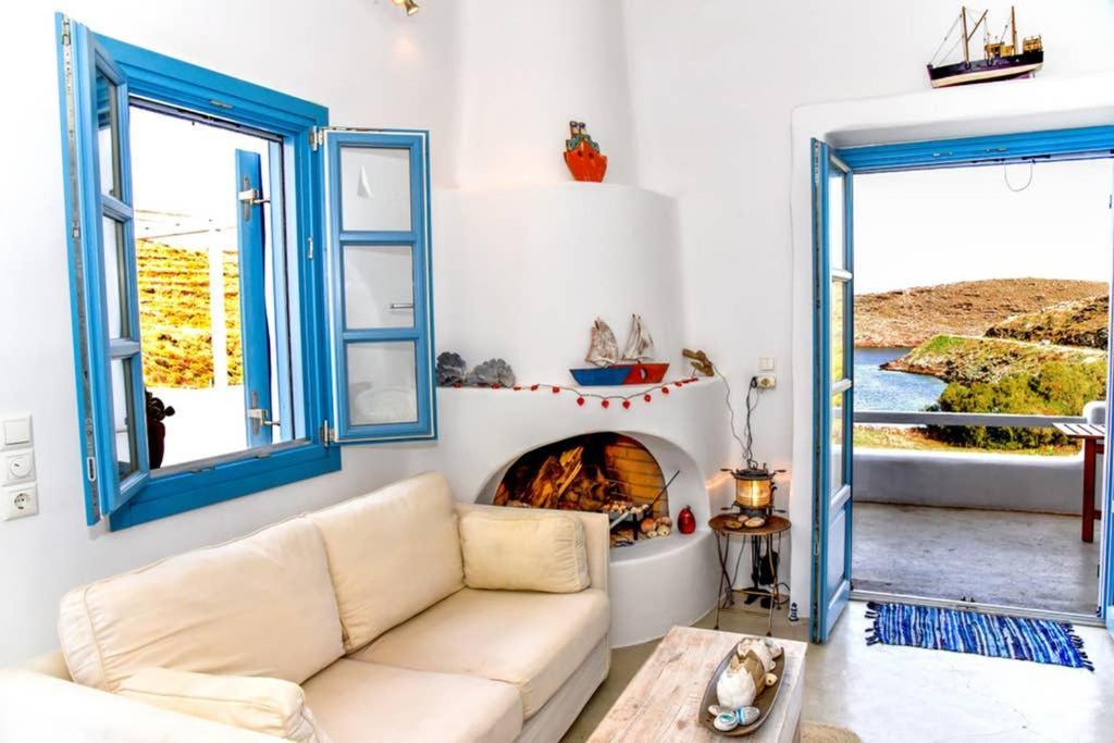 Villa Niloya Kythnos เลาตรา ภายนอก รูปภาพ