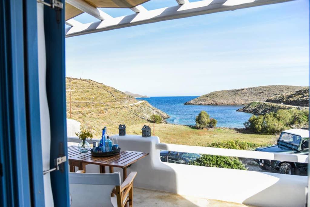 Villa Niloya Kythnos เลาตรา ภายนอก รูปภาพ